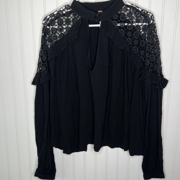 Free People Crocheted Trim V Neck Oversized  Blouse Size Medium - Picture 1 of 10